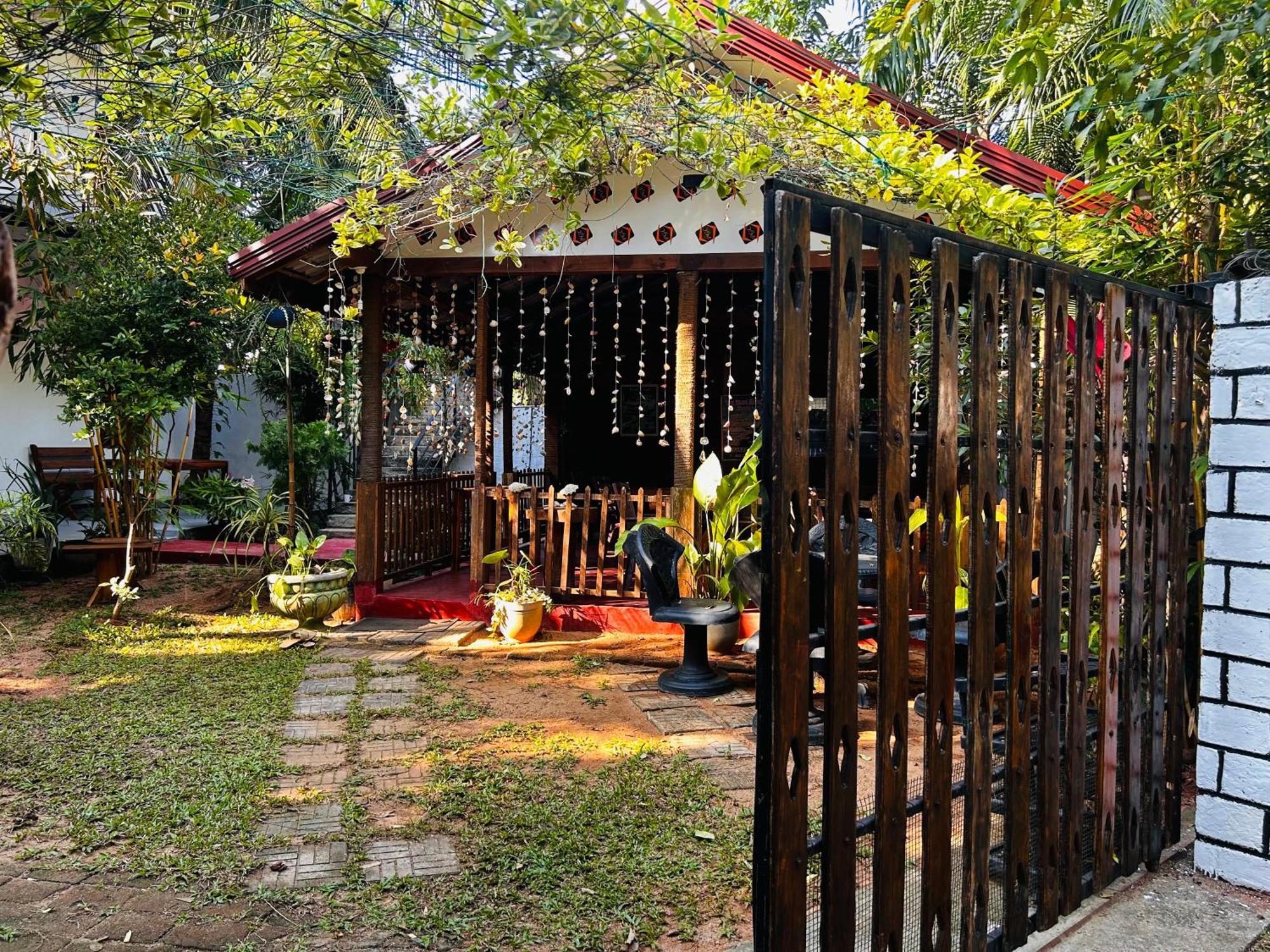 Pearl Bungalow Trincomalee Exterior photo